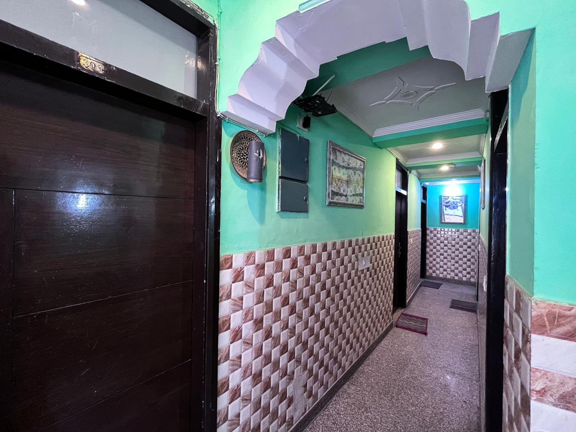Hotel Darpan Palace -New Delhi Railway Station Exterior photo